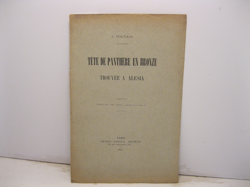 Tete de panthere en bronze trouvée a Alesia. Extrait de 'Pro Alesia', nouvelle serie, tome II